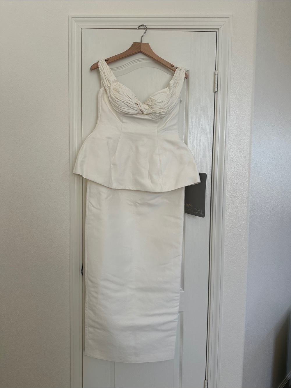 ASOS Ruched Off Shoulder Ivory Wedding Dress - Picture 6 of 9